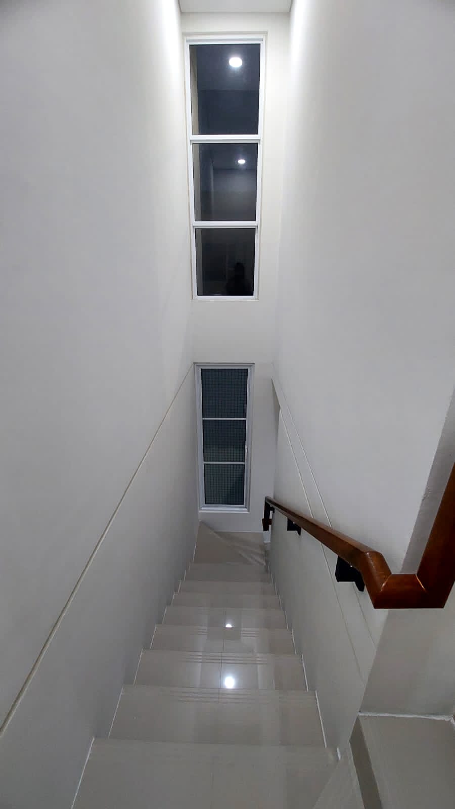 Rumah Disewakan Semi Furnished di Cluster Hawaii Deltamas Cikarang